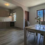 Traumhaftes Steinhaus Mit Privatpool, Meerblick, 4 Parkplaetze, Grillbereich, Waschmaschine * 布里比尔