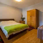 度假居 Traumhaftes Steinhaus Mit Privatpool, Meerblick, 4 Parkplaetze, Grillbereich, Waschmaschine 布里比尔