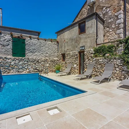 Traumhaftes Steinhaus Mit Privatpool, Meerblick, 4 Parkplaetze, Grillbereich, Waschmaschine Holiday home