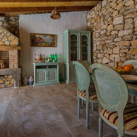 Traumhaftes Steinhaus Mit Privatpool, Meerblick, 4 Parkplaetze, Grillbereich, Waschmaschine Holiday home