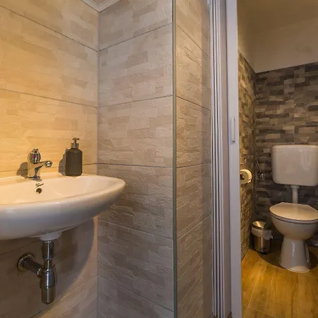 Traumhaftes Steinhaus Mit Privatpool, Meerblick, 4 Parkplaetze, Grillbereich, Waschmaschine Holiday home