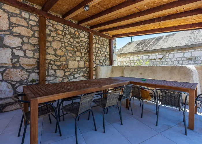 Vakantiehuis Traumhaftes Steinhaus Mit Privatpool, Meerblick, 4 Parkplaetze, Grillbereich, Waschmaschine