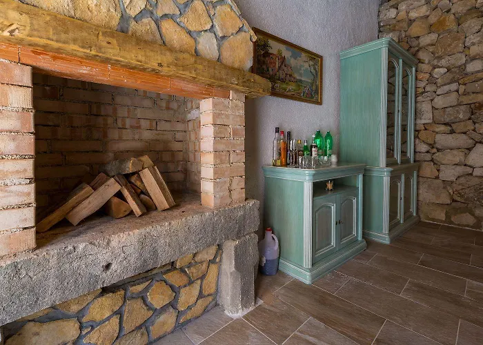 Traumhaftes Steinhaus Mit Privatpool, Meerblick, 4 Parkplaetze, Grillbereich, Waschmaschine Vakantiehuis Bribir (Primorje-Gorski Kotar)
