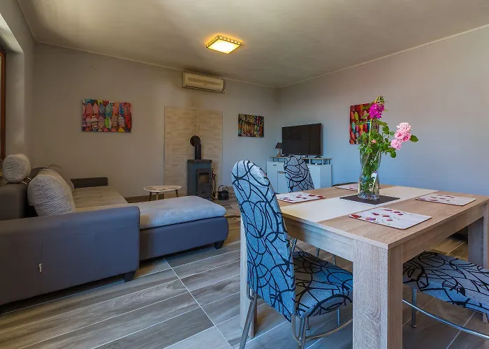 Vakantiehuis Traumhaftes Steinhaus Mit Privatpool, Meerblick, 4 Parkplaetze, Grillbereich, Waschmaschine Bribir (Primorje-Gorski Kotar)