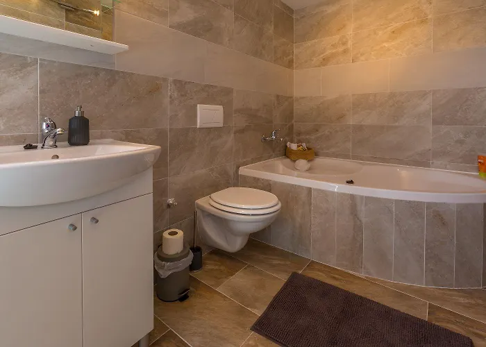 Traumhaftes Steinhaus Mit Privatpool, Meerblick, 4 Parkplaetze, Grillbereich, Waschmaschine * Bribir (Primorje-Gorski Kotar)