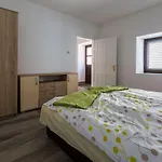 Traumhaftes Steinhaus Mit Privatpool, Meerblick, 4 Parkplaetze, Grillbereich, Waschmaschine