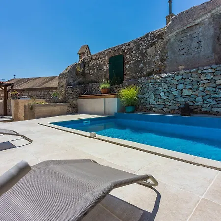 بيت للعطل Traumhaftes Steinhaus Mit Privatpool, Meerblick, 4 Parkplaetze, Grillbereich, Waschmaschine بريبير