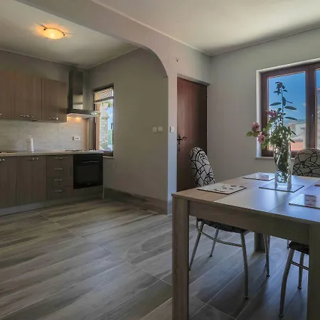 Traumhaftes Steinhaus Mit Privatpool, Meerblick, 4 Parkplaetze, Grillbereich, Waschmaschine * Bribir (Primorje-Gorski Kotar)