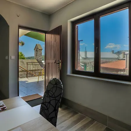 Traumhaftes Steinhaus Mit Privatpool, Meerblick, 4 Parkplaetze, Grillbereich, Waschmaschine