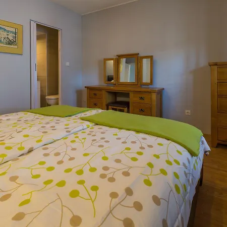 Traumhaftes Steinhaus Mit Privatpool, Meerblick, 4 Parkplaetze, Grillbereich, Waschmaschine Feriehus Bribir (Primorje-Gorski Kotar)