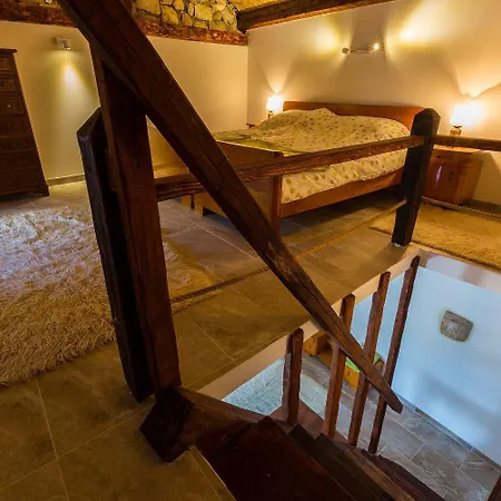 Feriehus Traumhaftes Steinhaus Mit Privatpool, Meerblick, 4 Parkplaetze, Grillbereich, Waschmaschine Bribir (Primorje-Gorski Kotar)