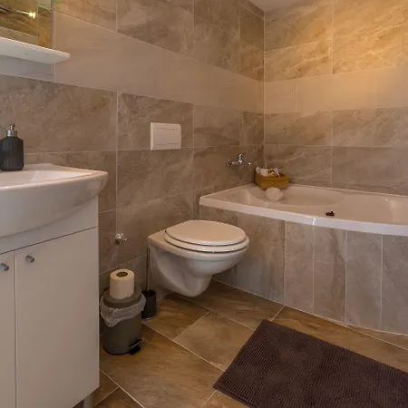 Traumhaftes Steinhaus Mit Privatpool, Meerblick, 4 Parkplaetze, Grillbereich, Waschmaschine * Bribir (Primorje-Gorski Kotar)