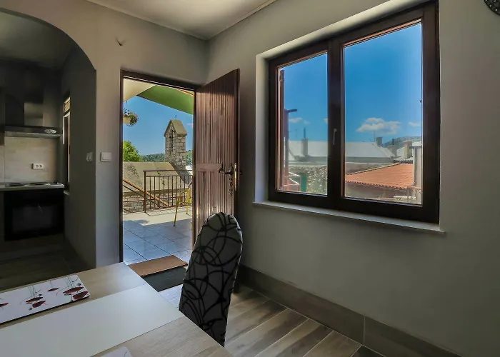 Traumhaftes Steinhaus Mit Privatpool, Meerblick, 4 Parkplaetze, Grillbereich, Waschmaschine