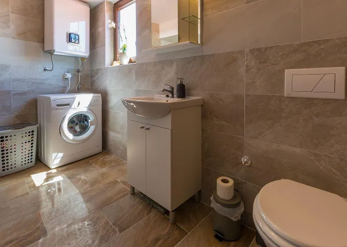 Traumhaftes Steinhaus Mit Privatpool, Meerblick, 4 Parkplaetze, Grillbereich, Waschmaschine